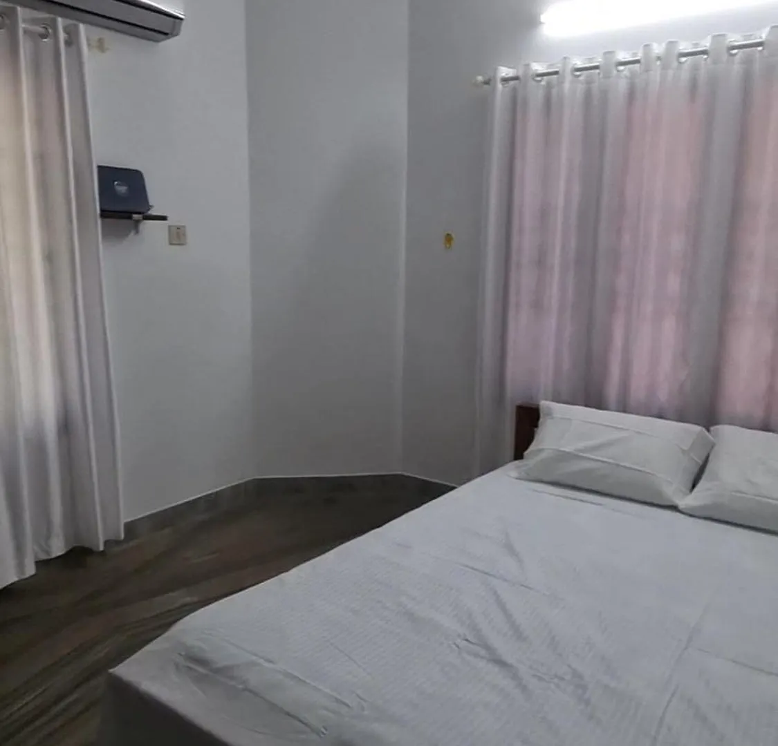 Spacious Green Villa In Vytilla Kochi