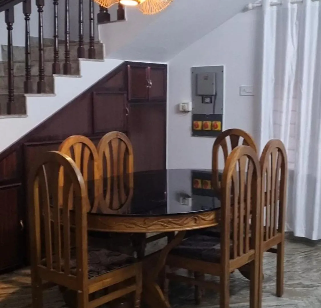 Spacious Green Villa In Vytilla Kochi