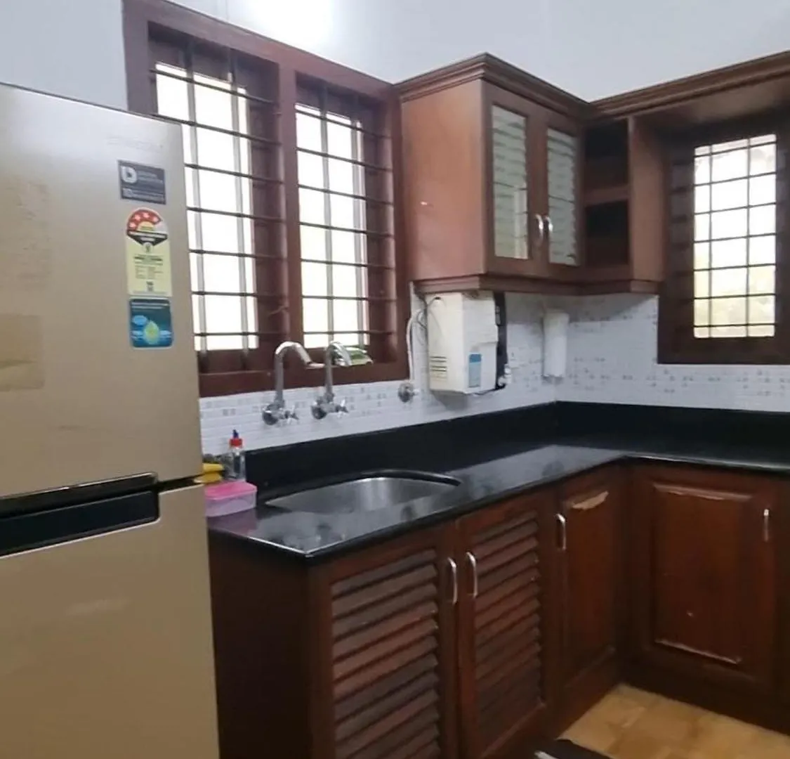 Spacious Green Villa In Vytilla Kochi India